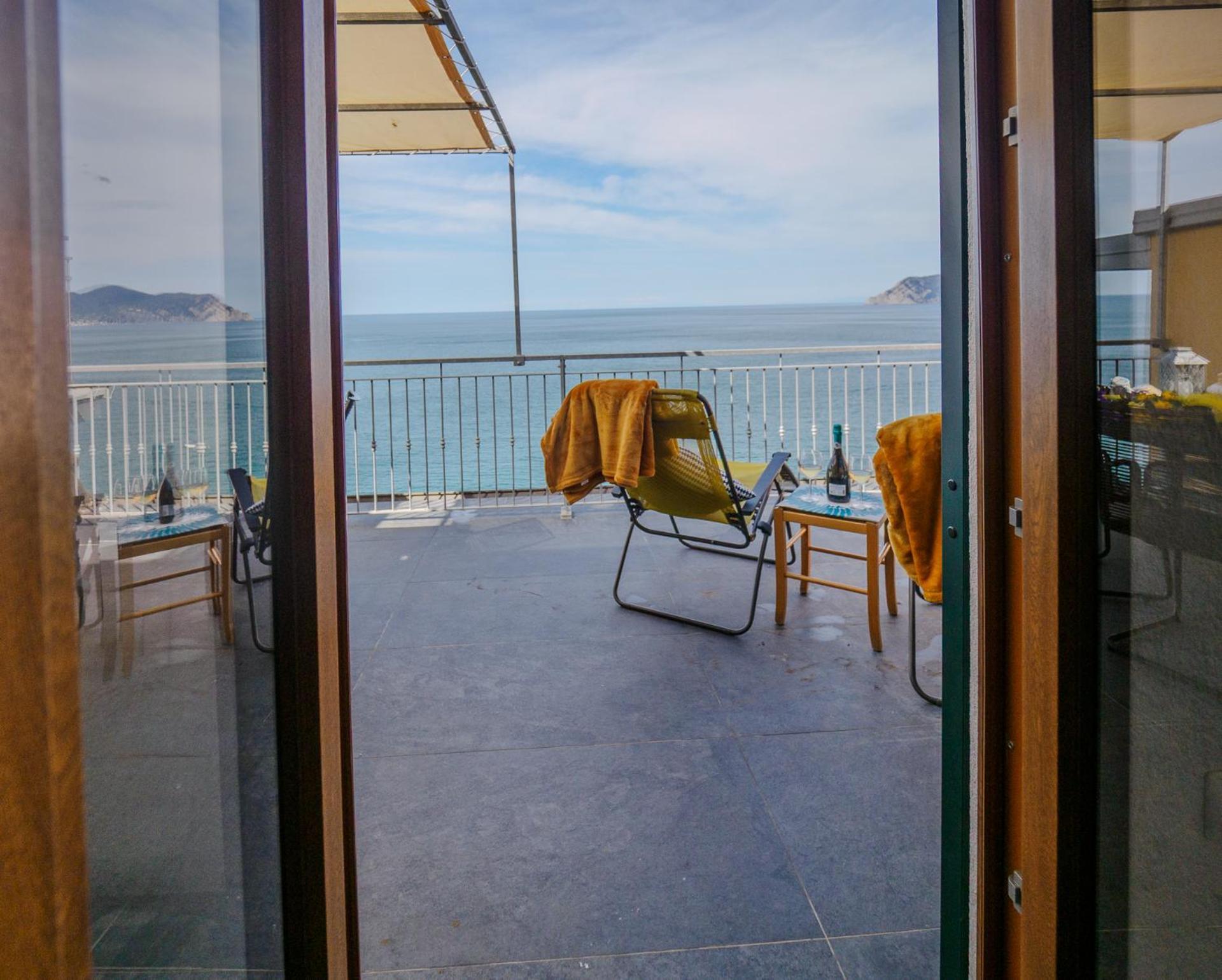 La Lampara Sea View Terrace Apartment Manarola Extérieur photo